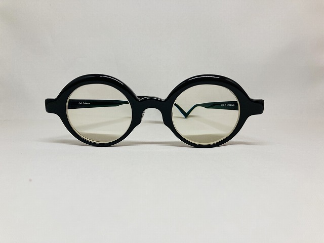 上が太い黒縁丸眼鏡（手作り）