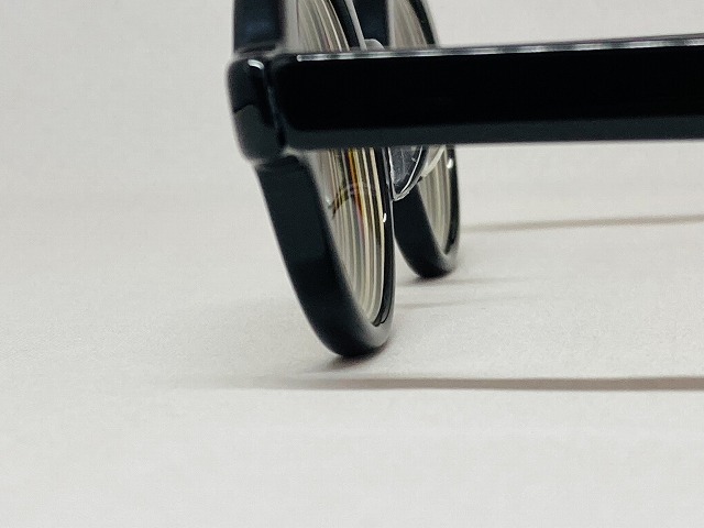 上が太い黒縁丸眼鏡（手作り）