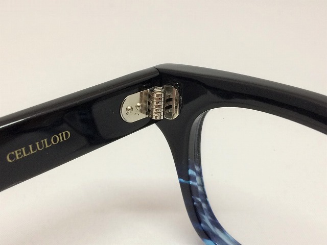 セルロイド素材の黒青太メガネ