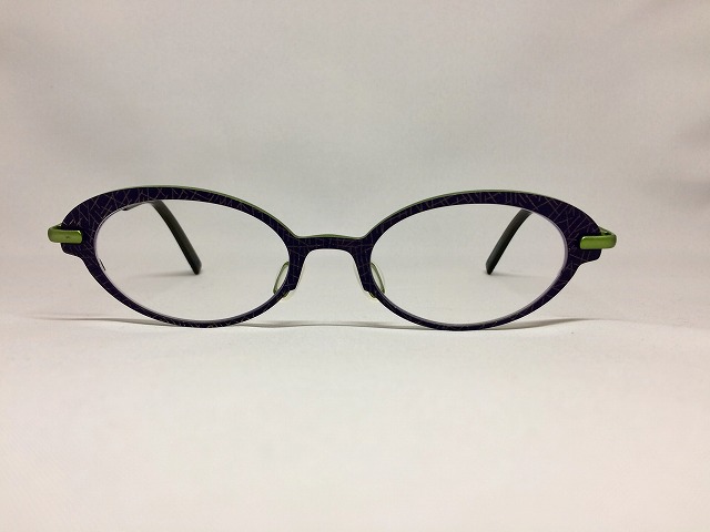 インディゴ＆アップルグリーンの軽量デザインメガネ