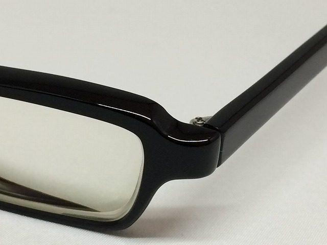 コンタクトレンズが使えないときのビジネス用メガネ（強度近視オーダーメイドメガネ）