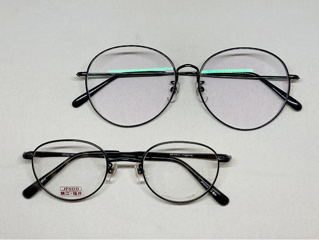 ブラックカラーのボストンシェイプメガネ(当店オリジナル品メタルフレーム58mm)