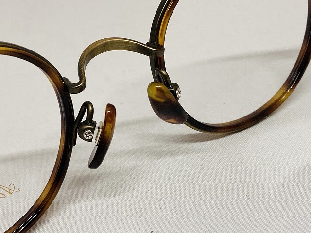 べっこうカラーのお洒落な鼻パット（ネジ交換式,日本製）