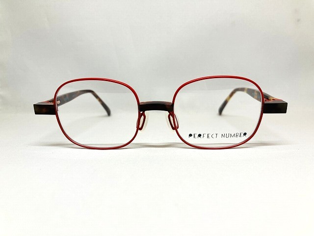 赤とべっこうのかわいいメガネ