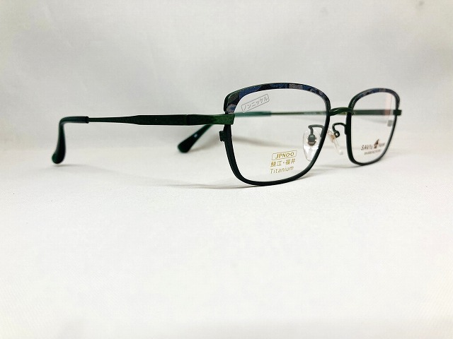 お洒落なビジネス用チタン素材メガネ（グリーン＆ネイビーカラー）