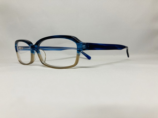 ブルーとベージュハーフカラーの四角いメガネ（男性用大きいサイズ）