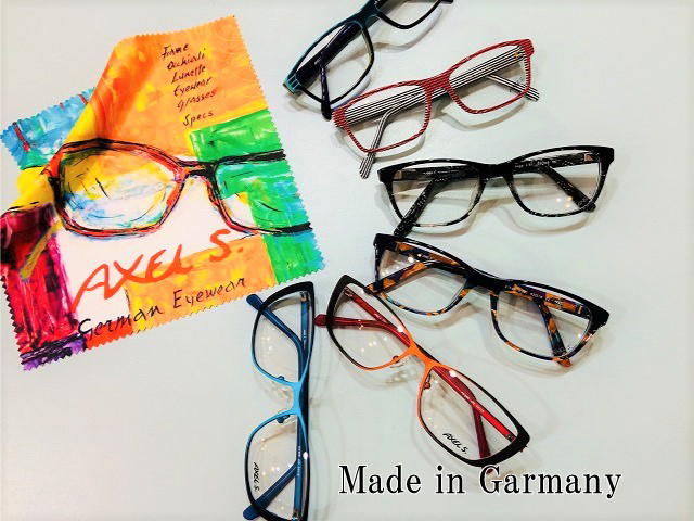 ドイツの色彩豊かなお洒落メガネ